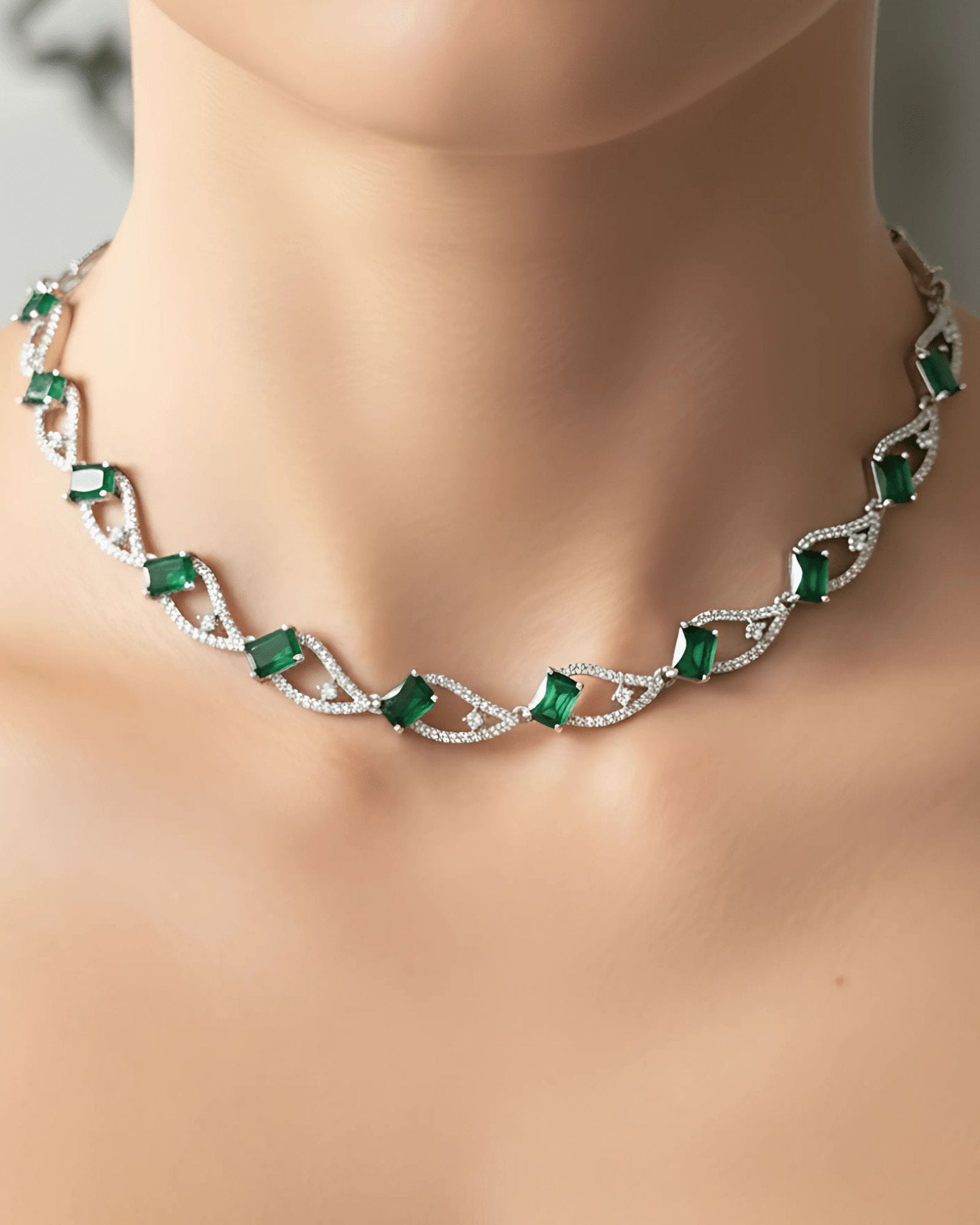 Emerald Grace Necklace - Image 3