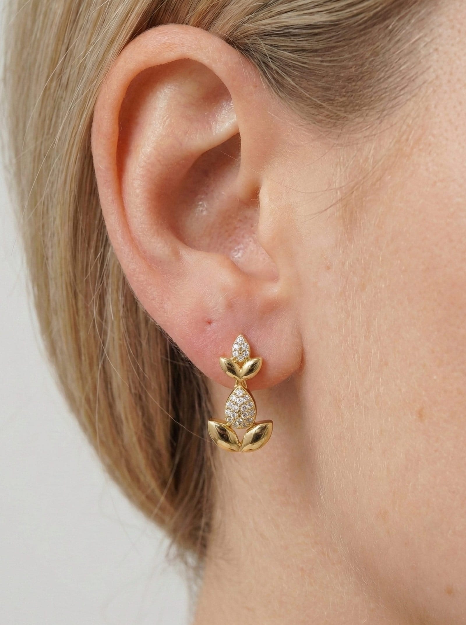 Golden Bud Pavé Necklace