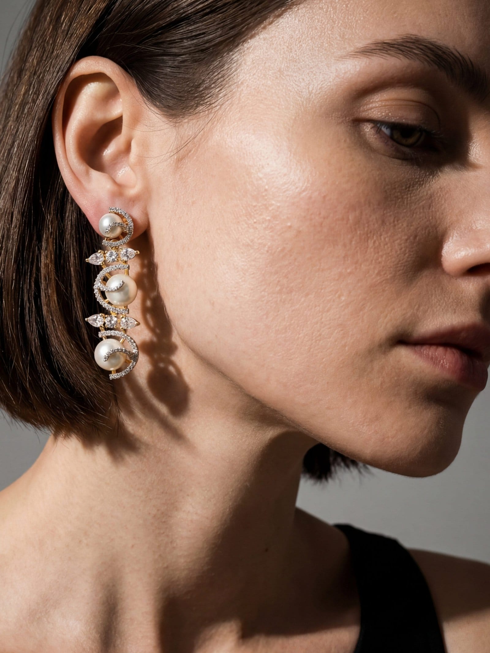 Eternal Pearl Swirl Necklace - Image 4